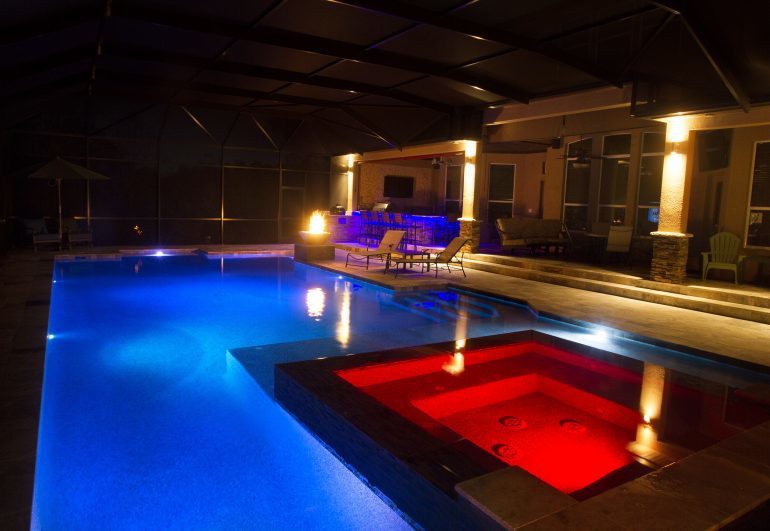 روشنایی استخر