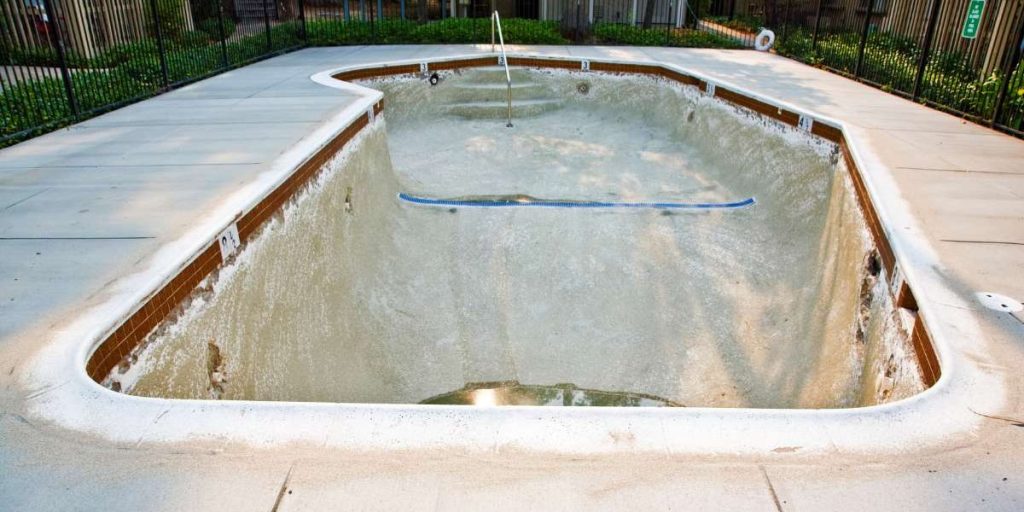 ساخت استخر در شهر کرد